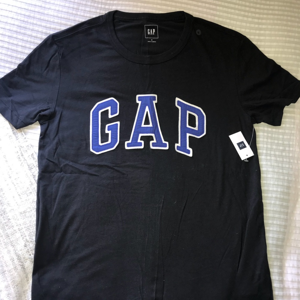 BRAND NEW MENS GAP T-SHIRT